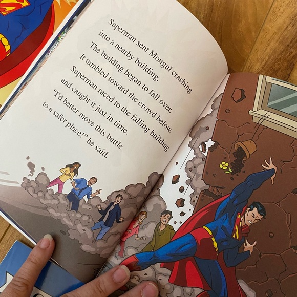 DC Superhero Book Bundle - Picture 4 of 9